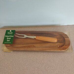 Snowline Vintage Olive and Date Set New in Box